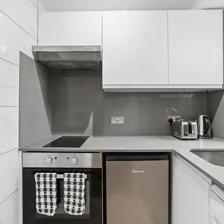 Capital Apartment 516, Chelsea Cloisters London Exterior photo