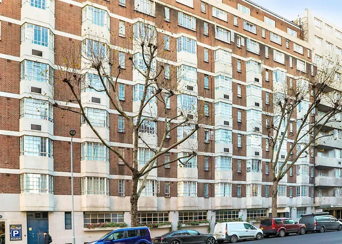 Capital Apartment 516, Chelsea Cloisters